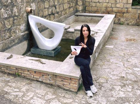 Installata la prima scultura alla Fontana Nuova